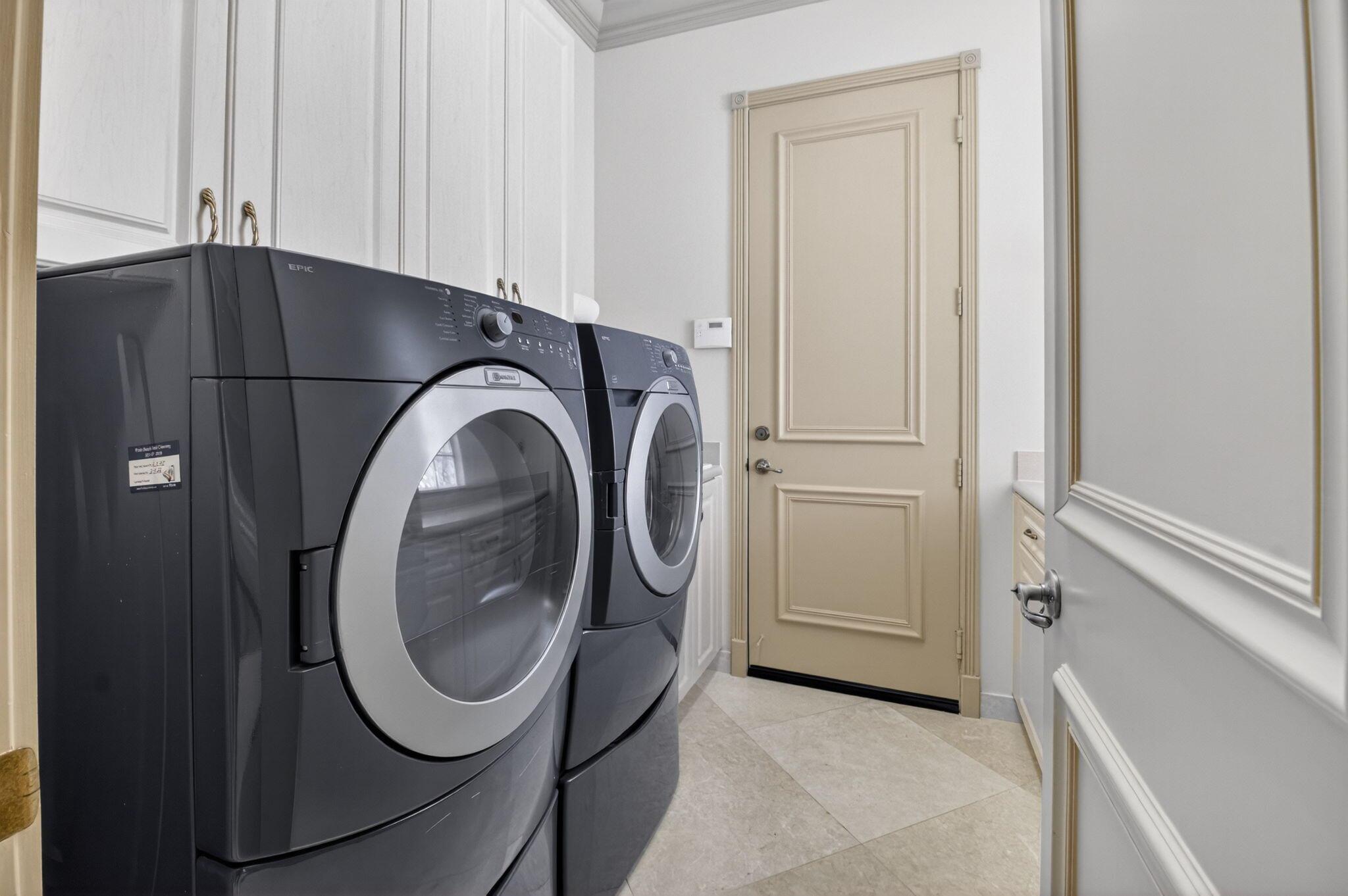 VALENCIA PALMS - Residential