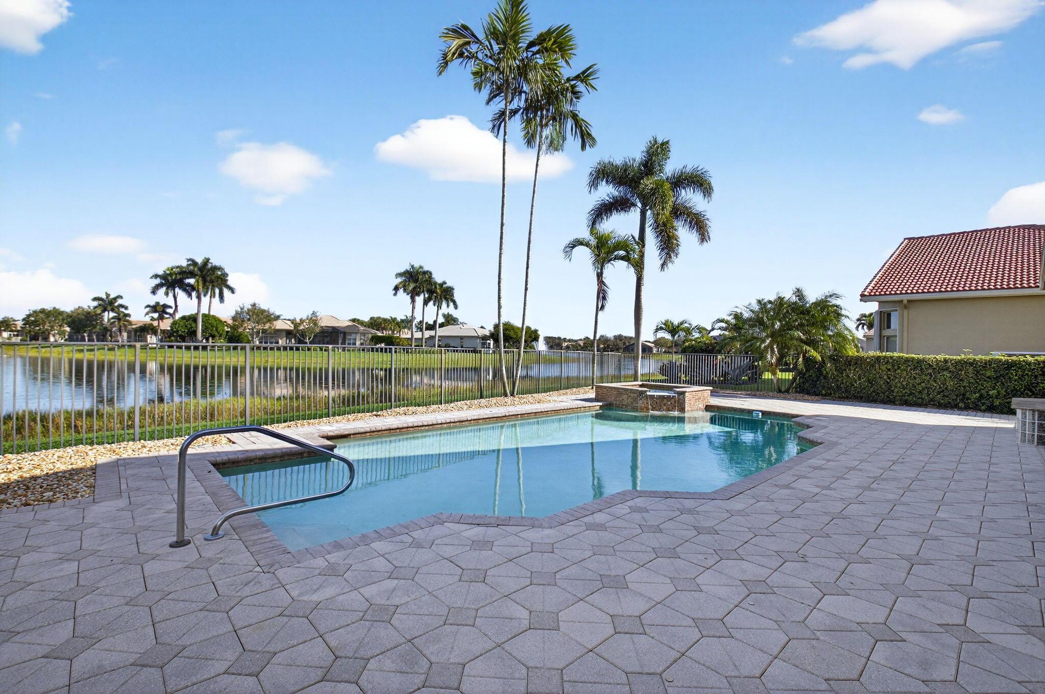 VALENCIA PALMS - Residential