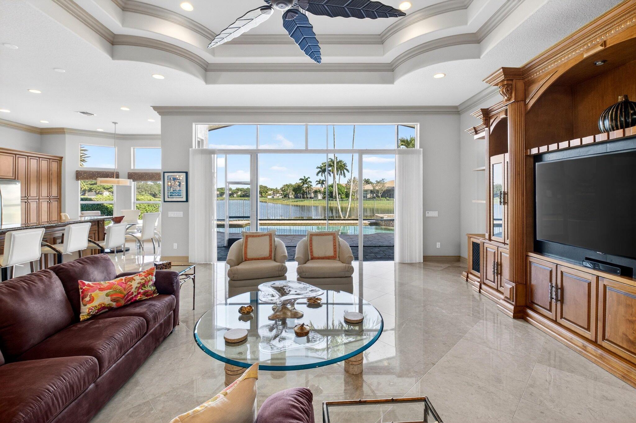 VALENCIA PALMS - Residential