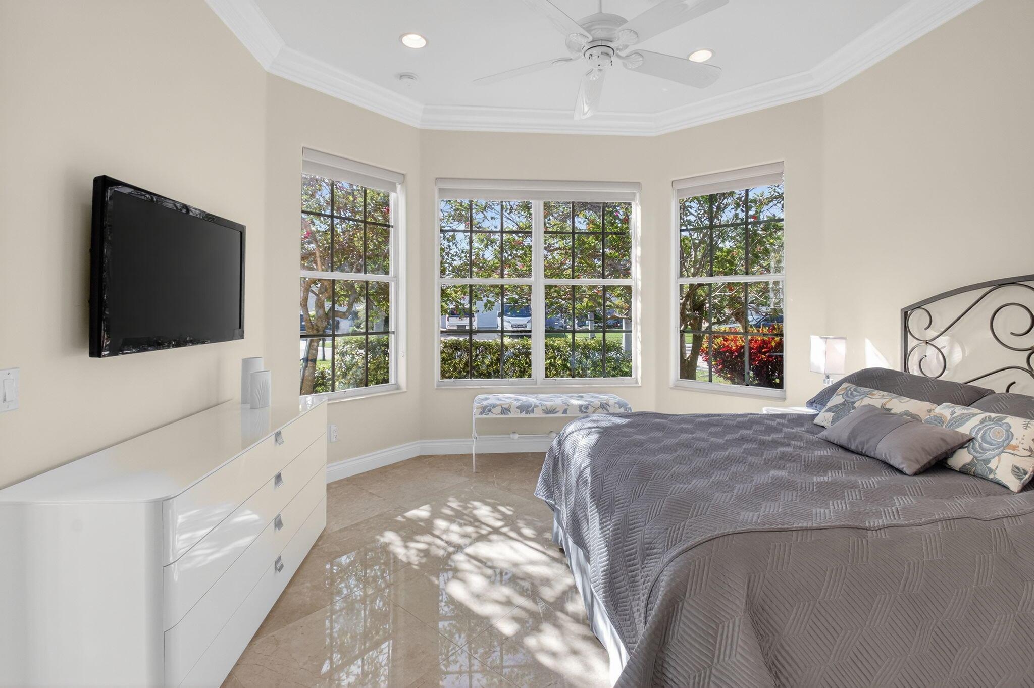 VALENCIA PALMS - Residential