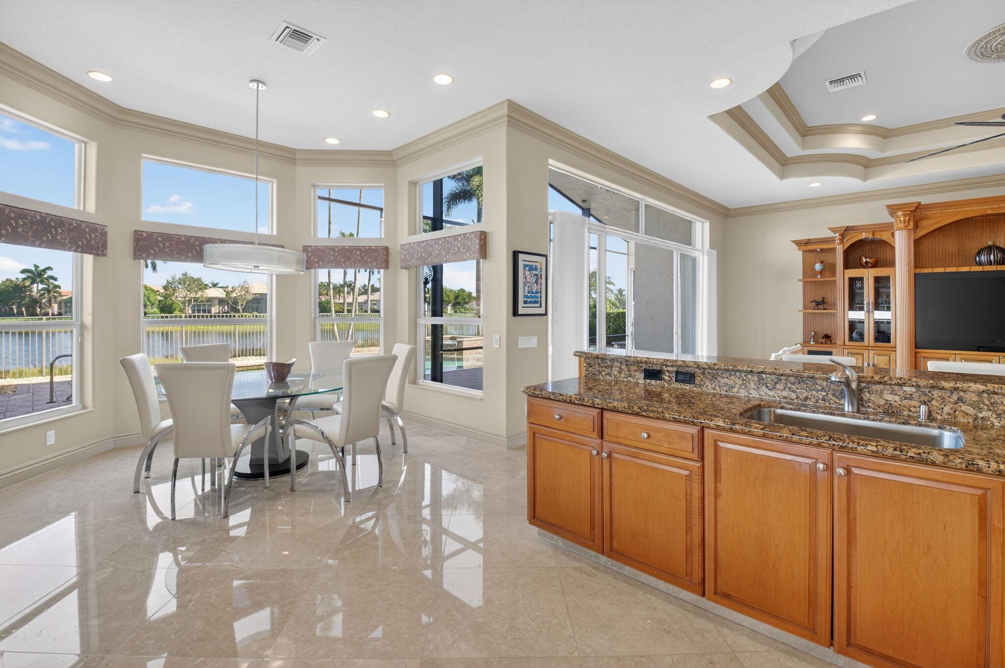 VALENCIA PALMS - Residential