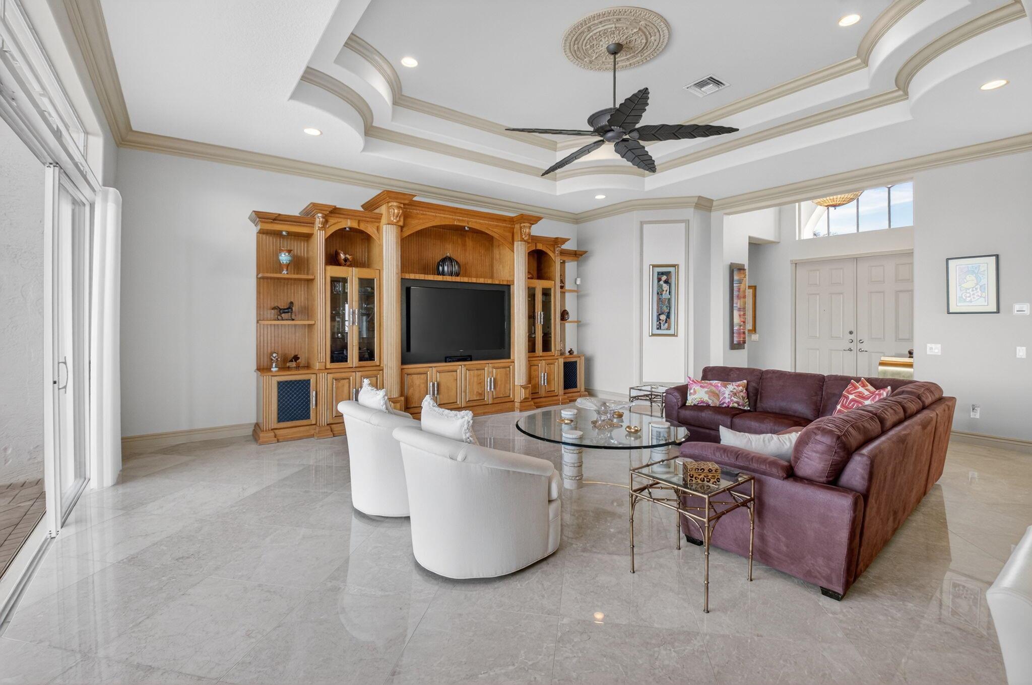 VALENCIA PALMS - Residential