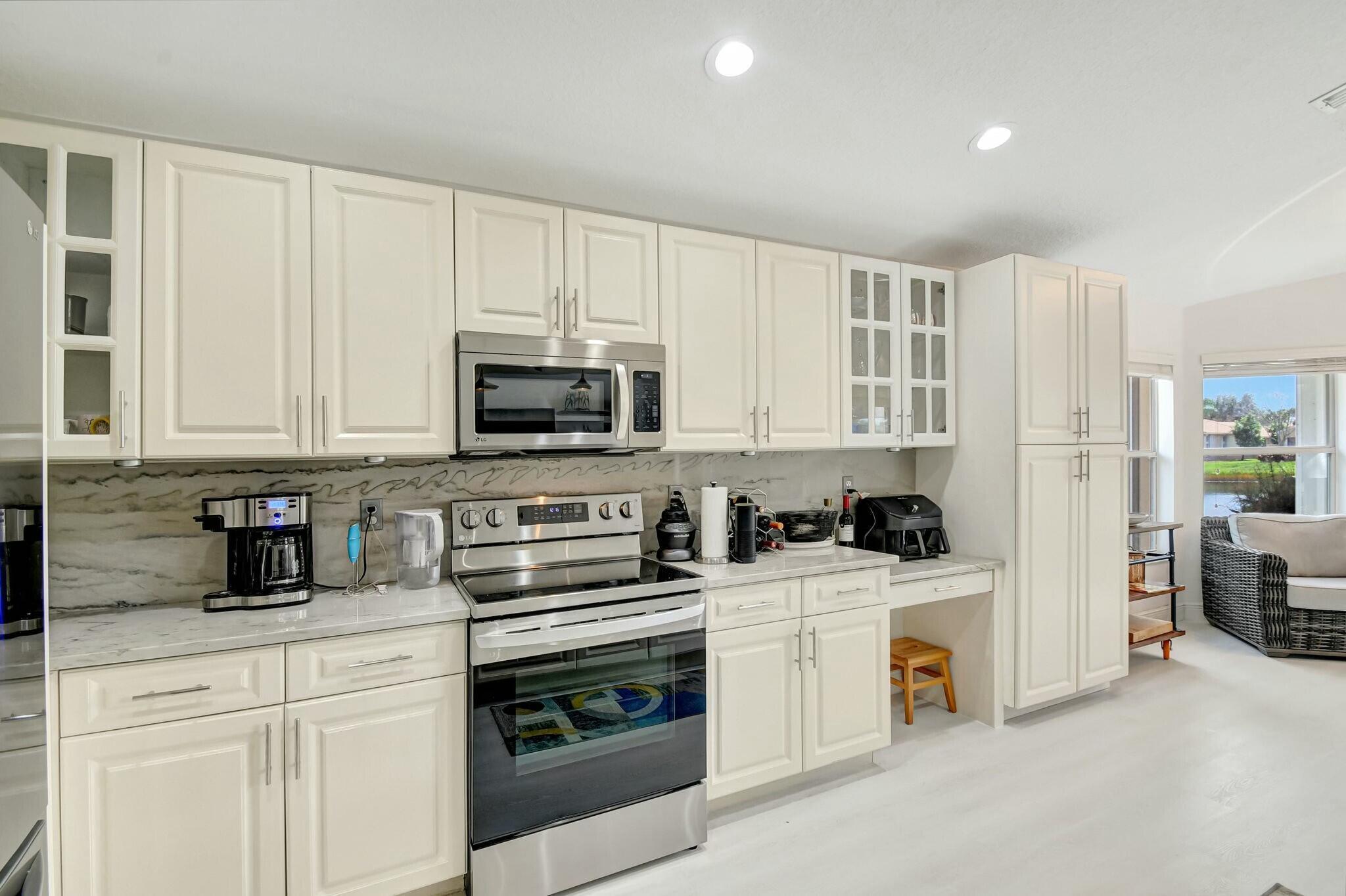 VALENCIA POINTE - Residential Lease