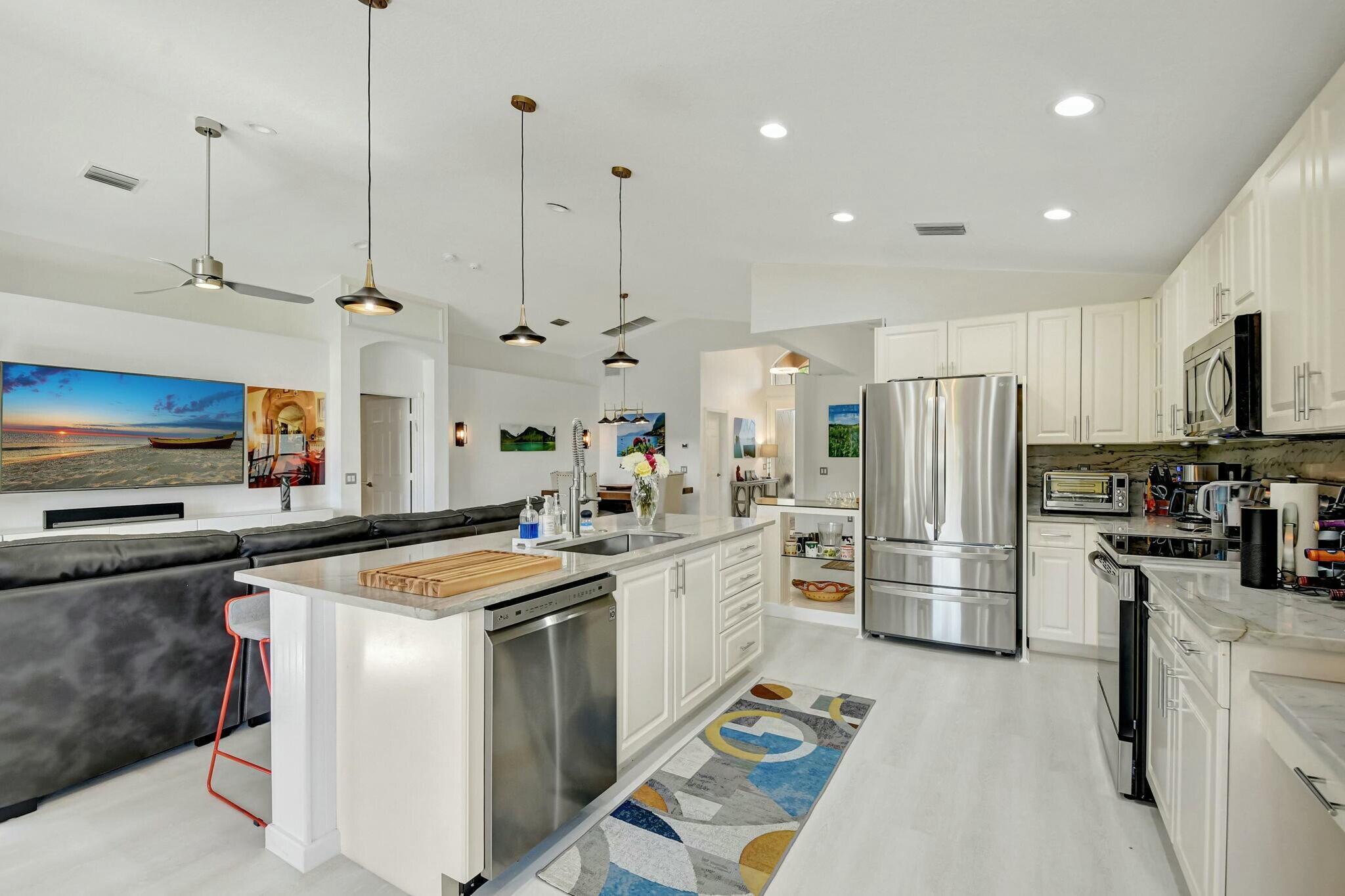 VALENCIA POINTE - Residential Lease