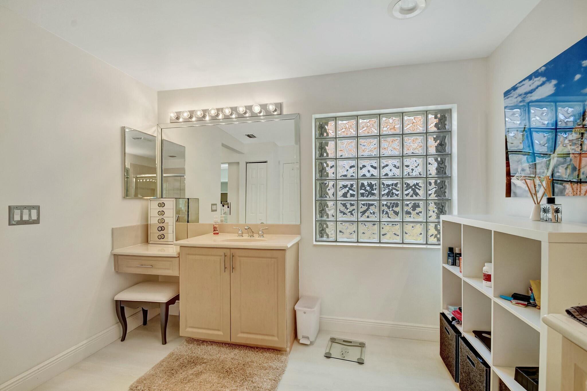 VALENCIA POINTE - Residential Lease