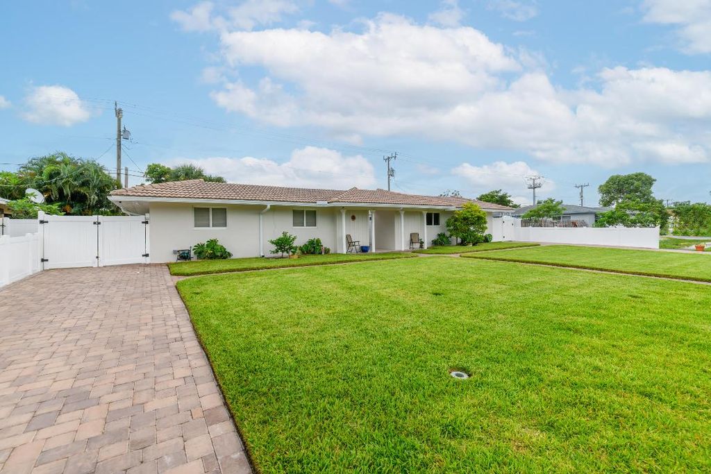 Photo of 3696 NE 5th Drive, Boca Raton, FL 33431 (MLS # R11115757)