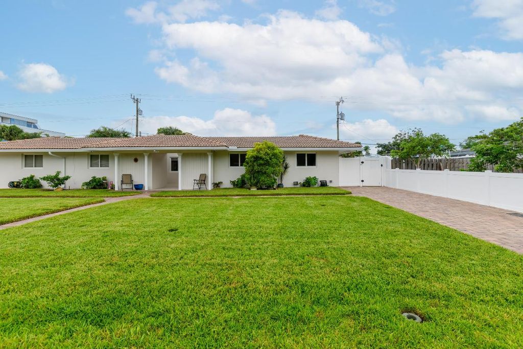 Photo of 3696 NE 5th Drive, Boca Raton, FL 33431 (MLS # R11115757)