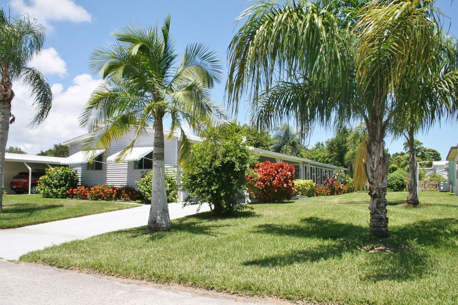 6985 SE Amendment Street, Hobe Sound, FL, 33455/$249,000 1 6985 SE Amendment Street