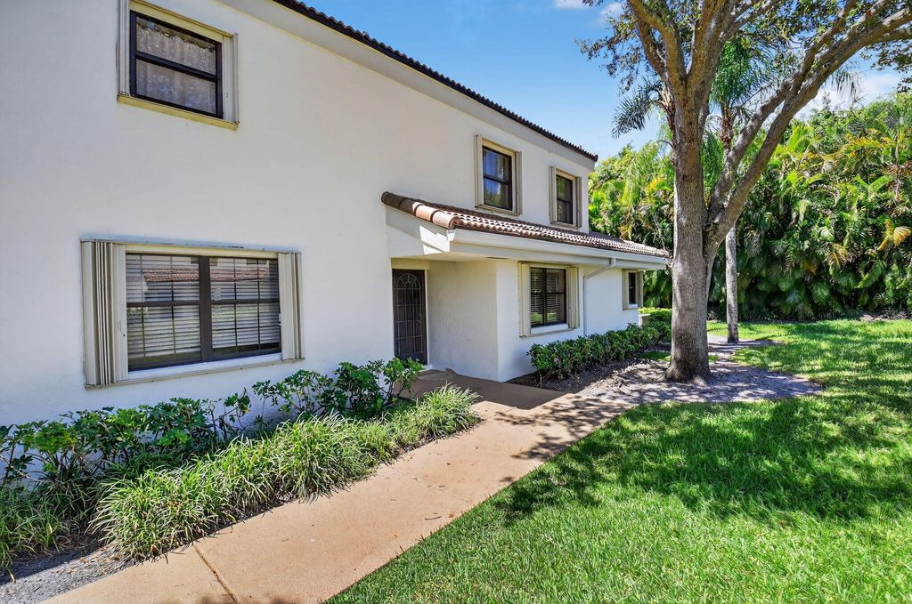 Photo of 2408 Aspen Way #2408, Boynton Beach, FL 33436 (MLS # R11121652)