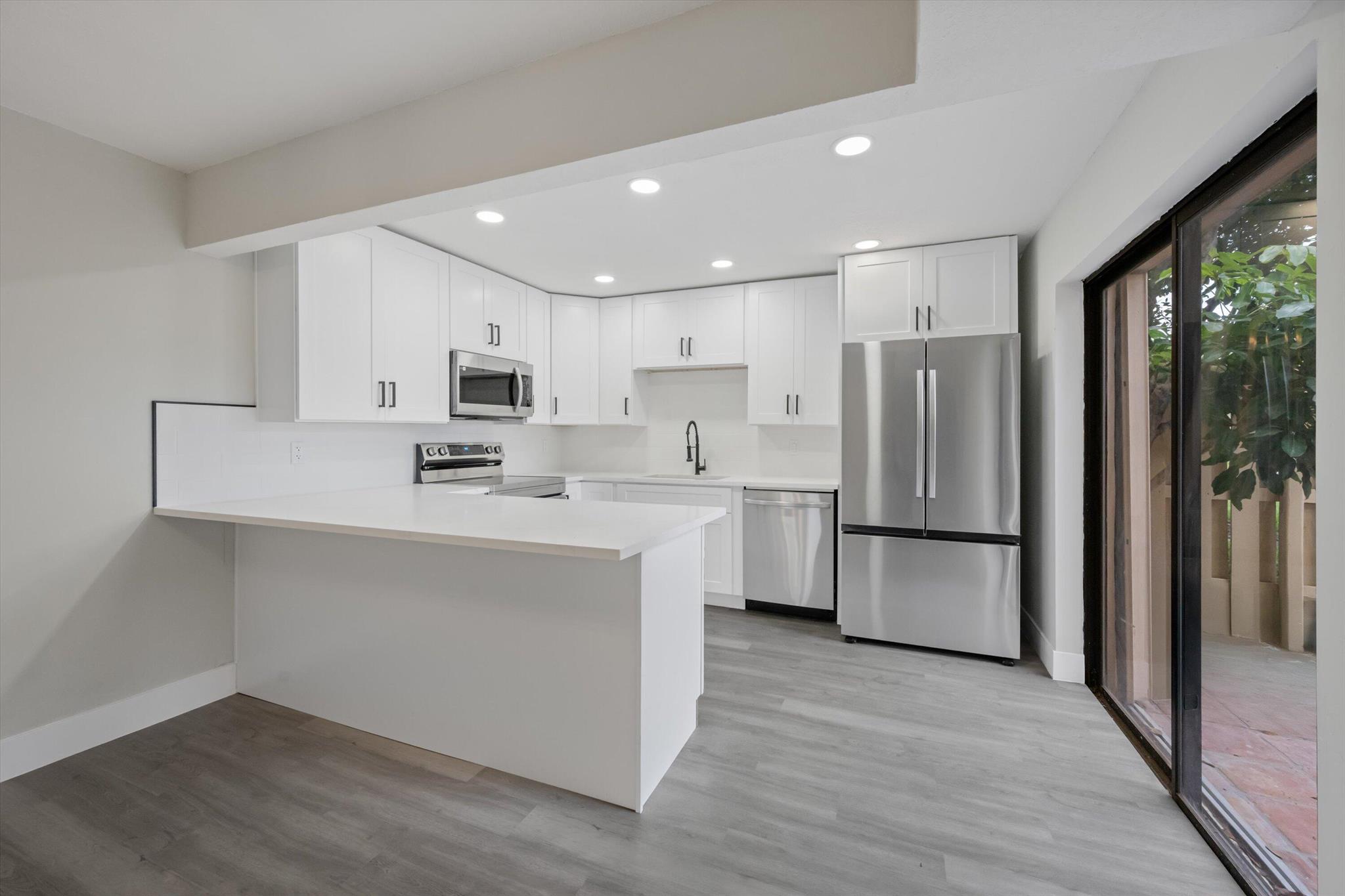 RAINBERRY BAY - Residential