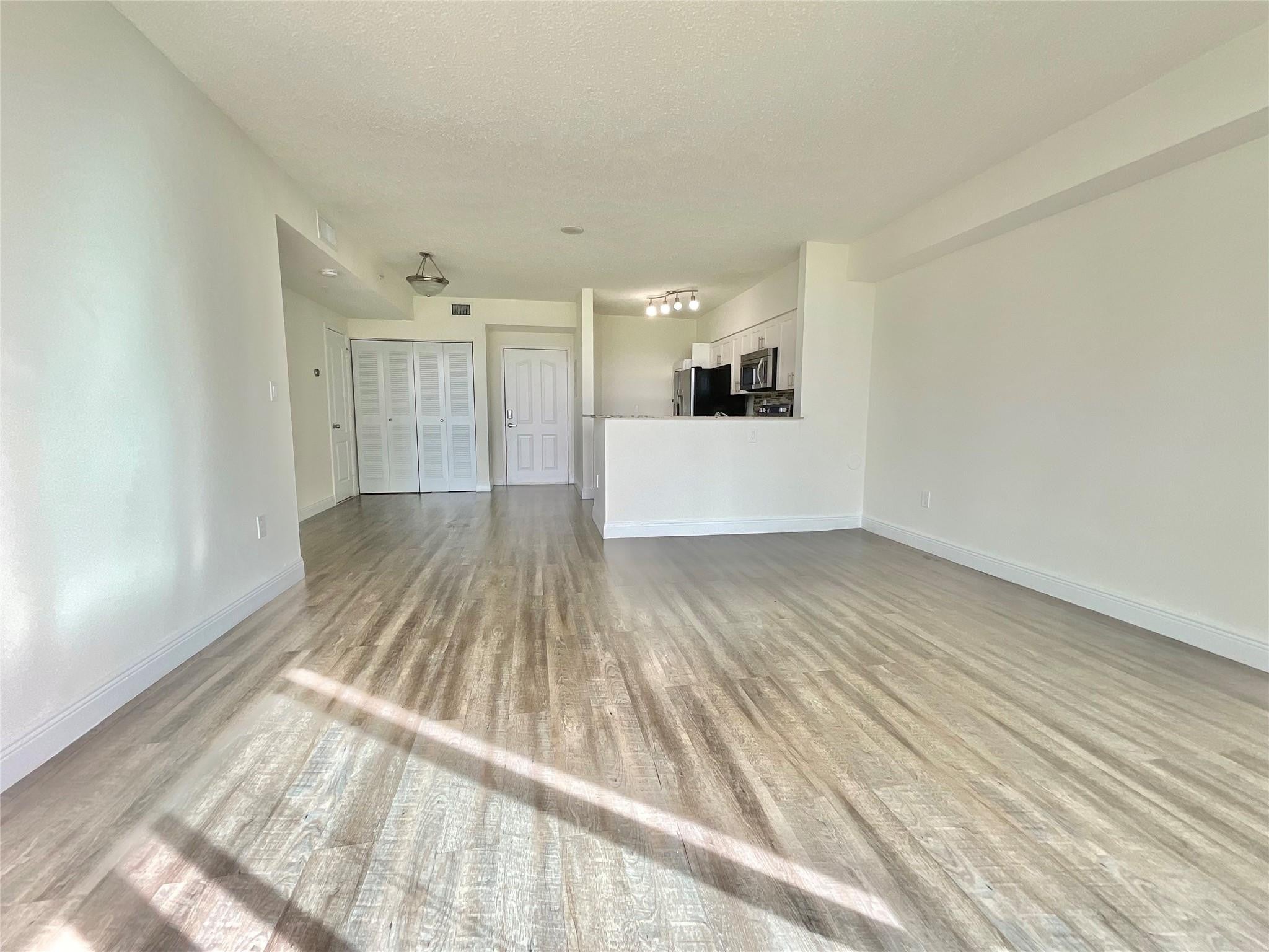 16900 N Bay Road 2-605