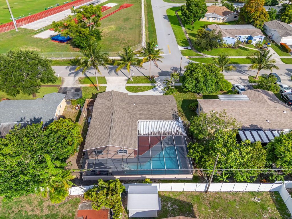 Photo of 318 Gale Place, West Palm Beach, FL 33409 (MLS # R11093865)