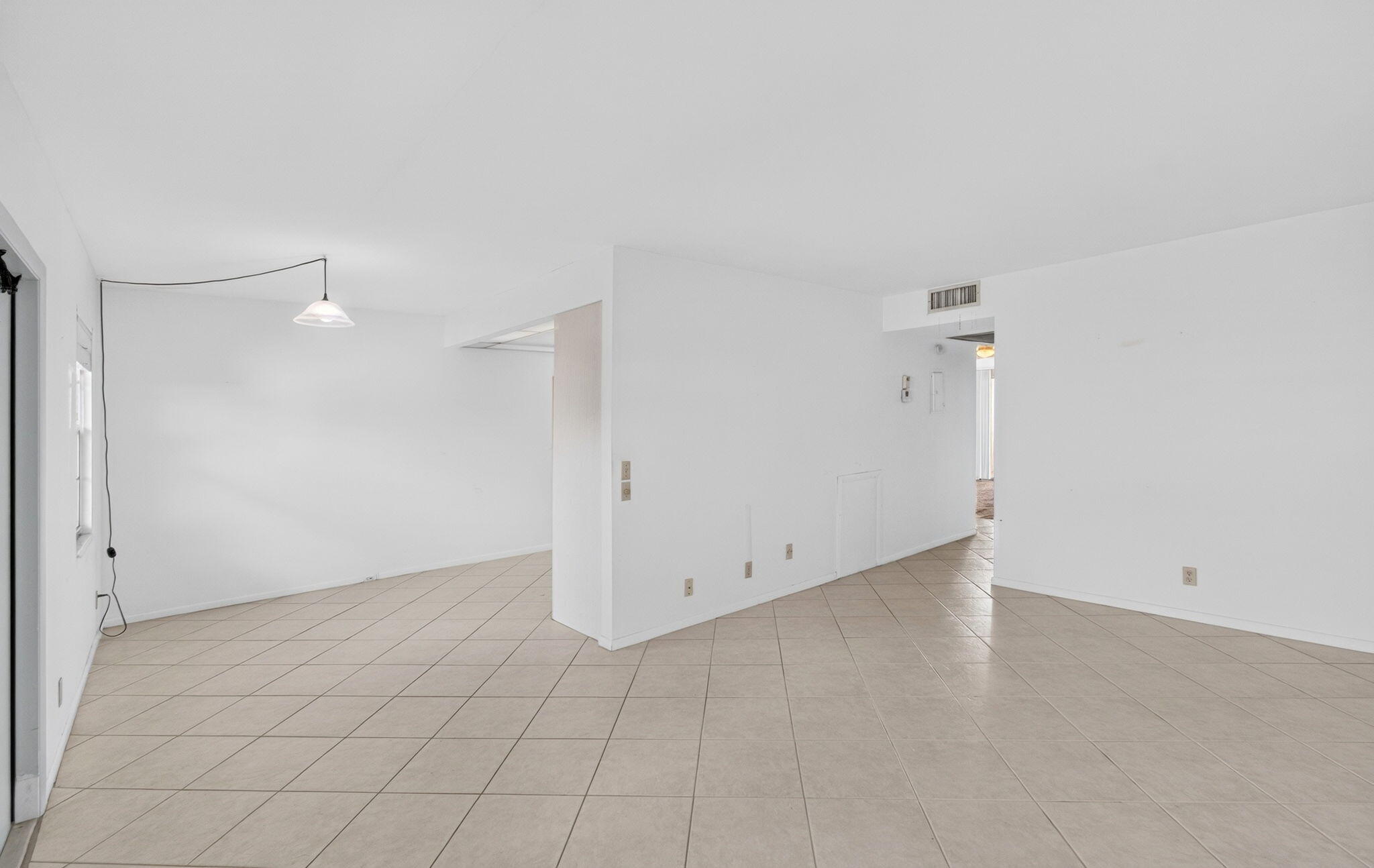 4039 Hythe C, Boca Raton FL 33434