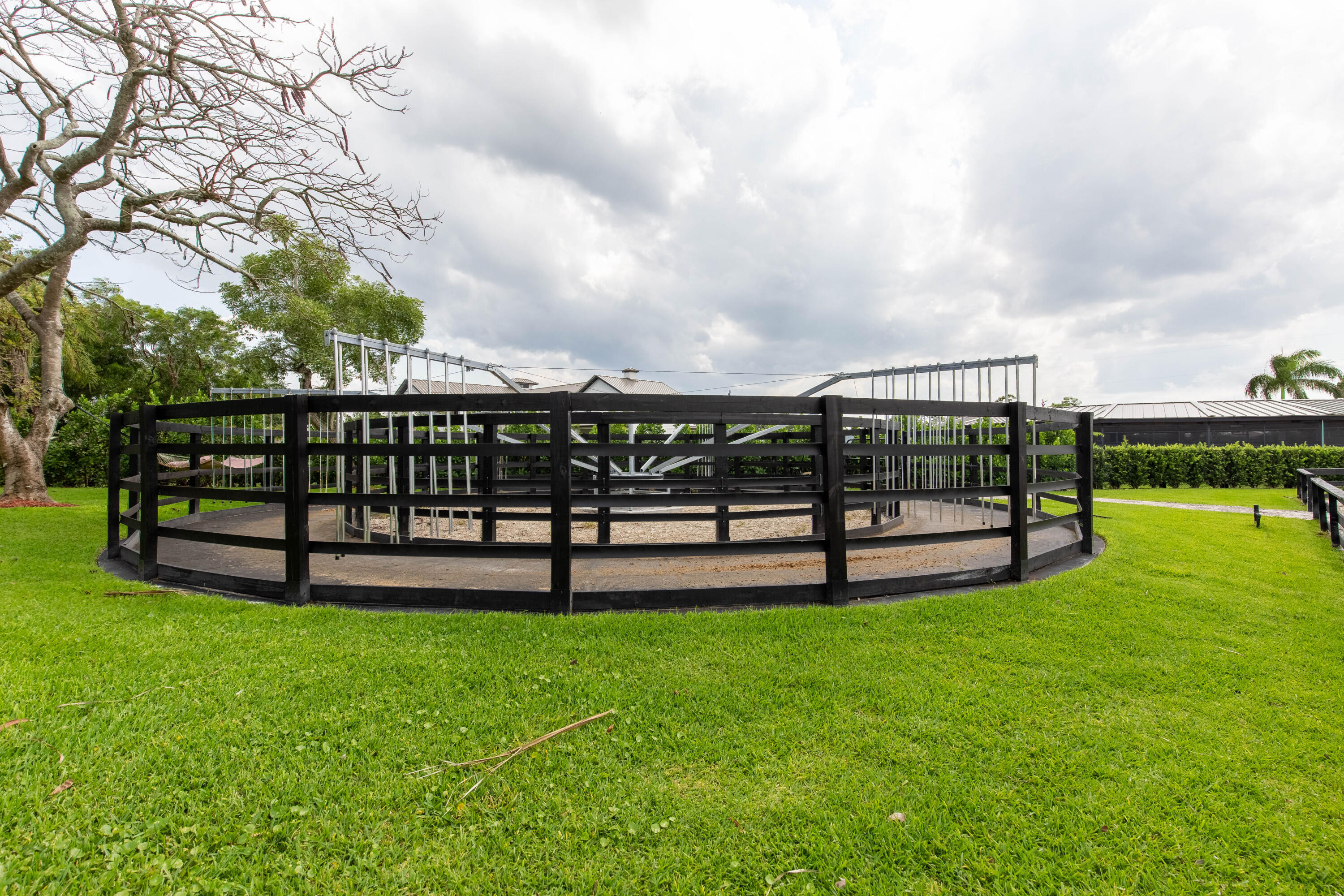 SADDLE TRAIL PARK OF WELLINGTON - Land