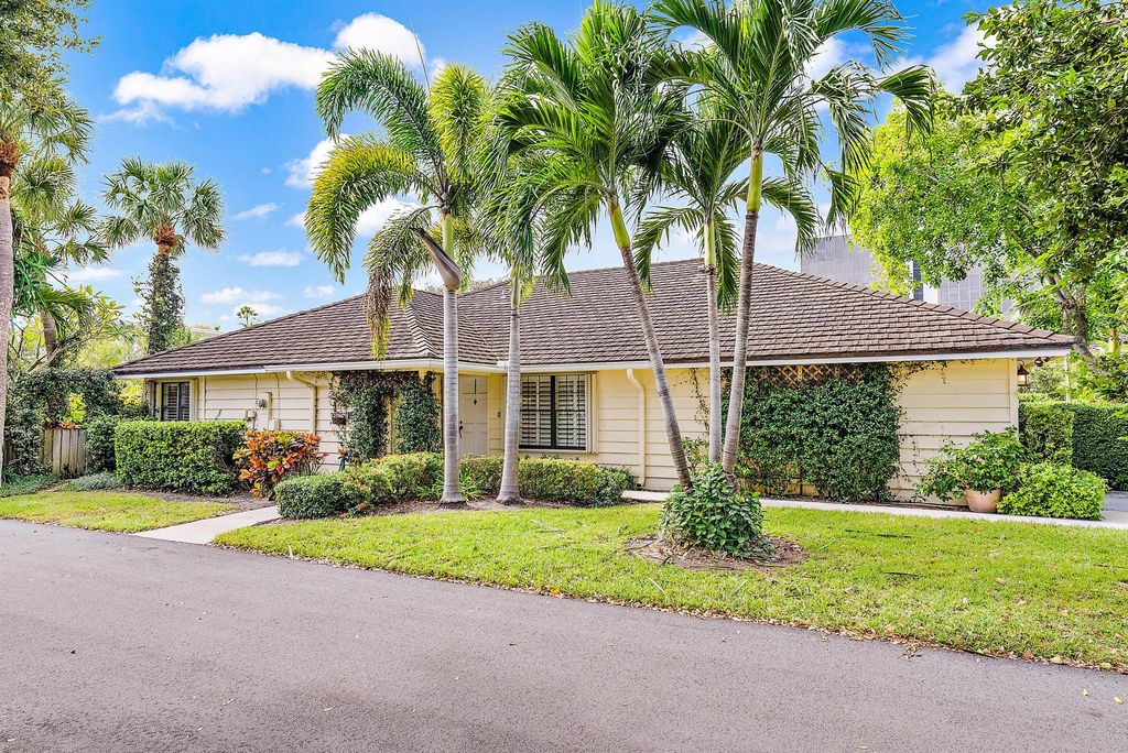 Photo of 11246 Riverwood Place, North Palm Beach, FL 33408 (MLS # R10939825)