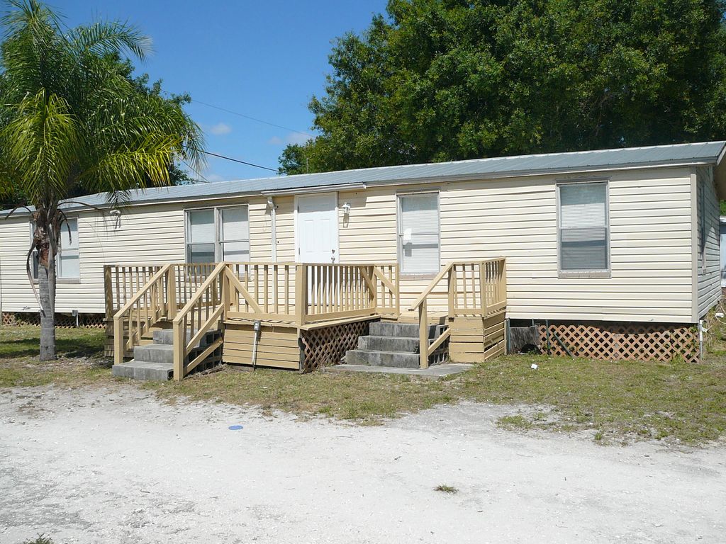 Photo of 1113 W Joy Lane, Fort Pierce, FL 34945 (MLS # R10969040)