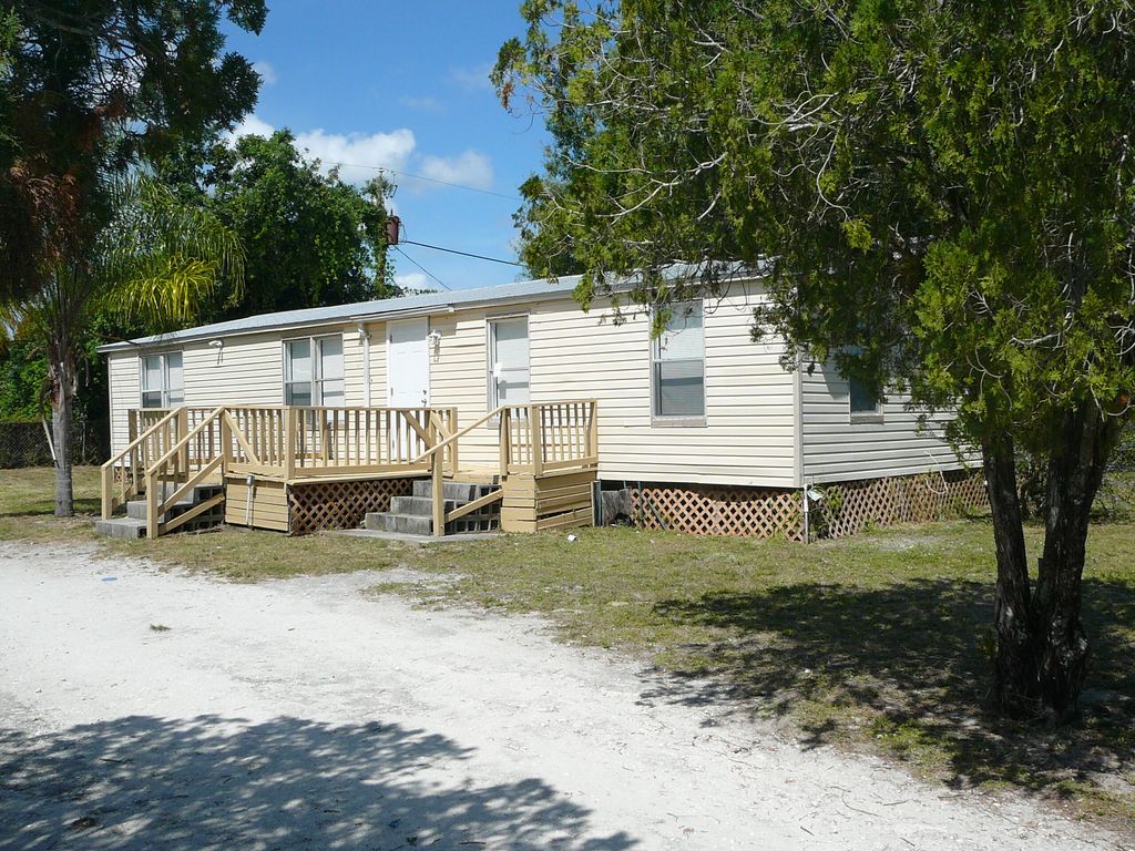 Photo of 1113 W Joy Lane, Fort Pierce, FL 34945 (MLS # R10969040)