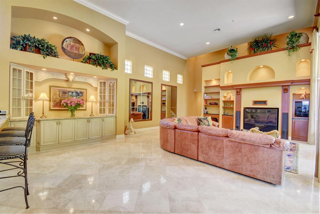 ENCLAVE - Residential