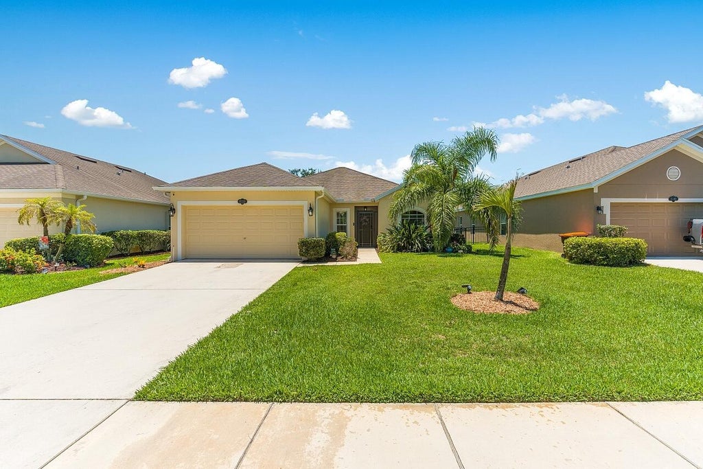 Photo of 8110 Westfield Circle, Vero Beach, FL 32966 (MLS # B26044886)
