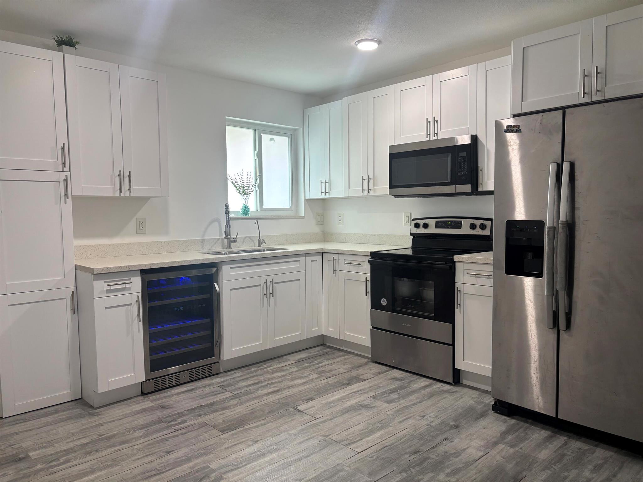 BEL-AIRE HOMES - Residential