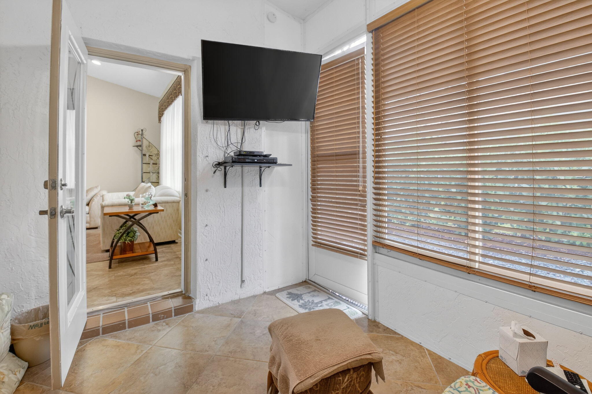 FLORAL LAKES - Residential