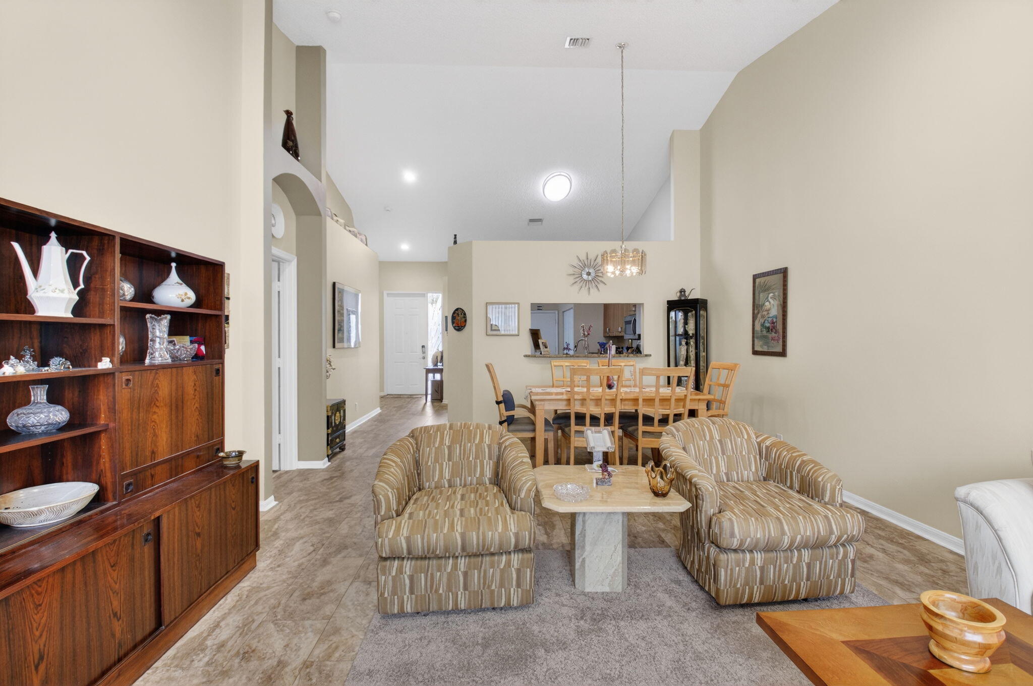 FLORAL LAKES - Residential