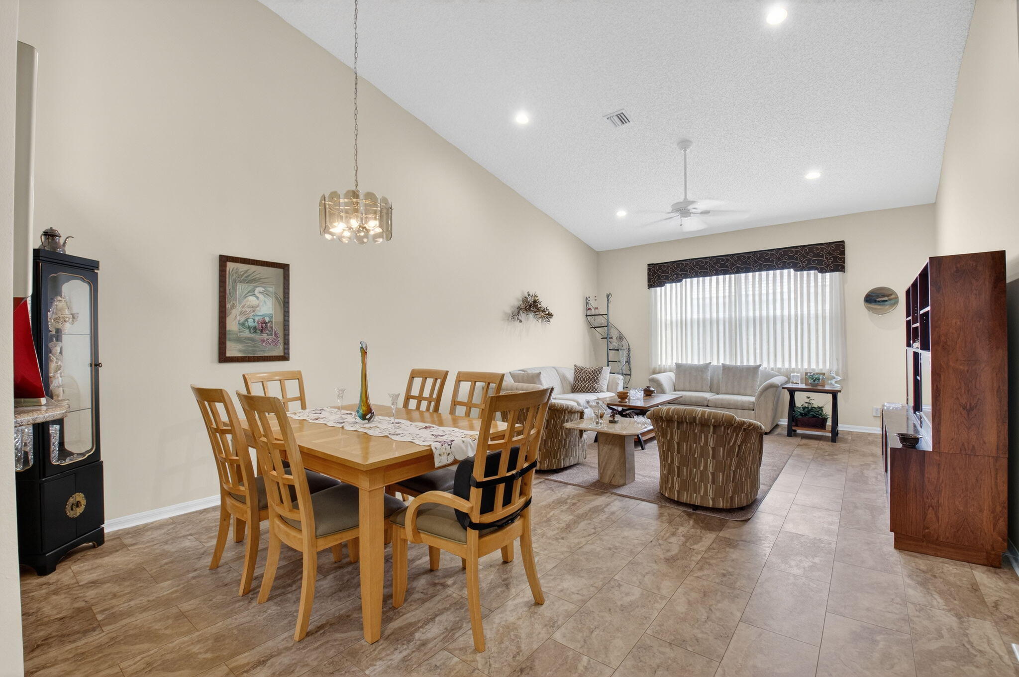 FLORAL LAKES - Residential