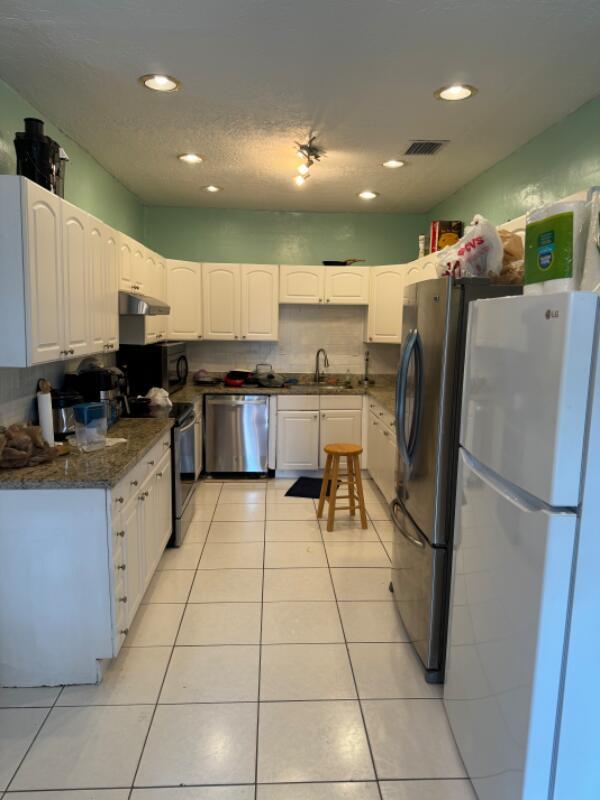 COLLEGE PARK - Residential Lease