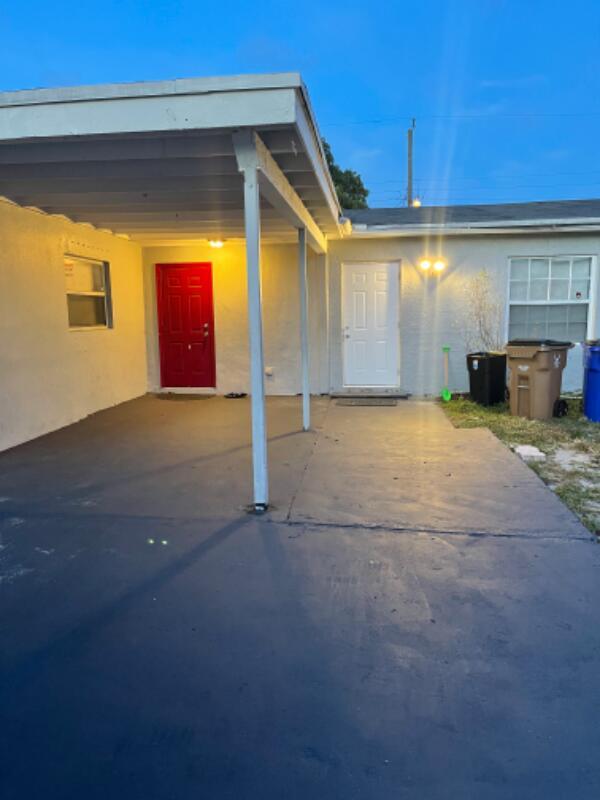 COLLEGE PARK - Residential Lease