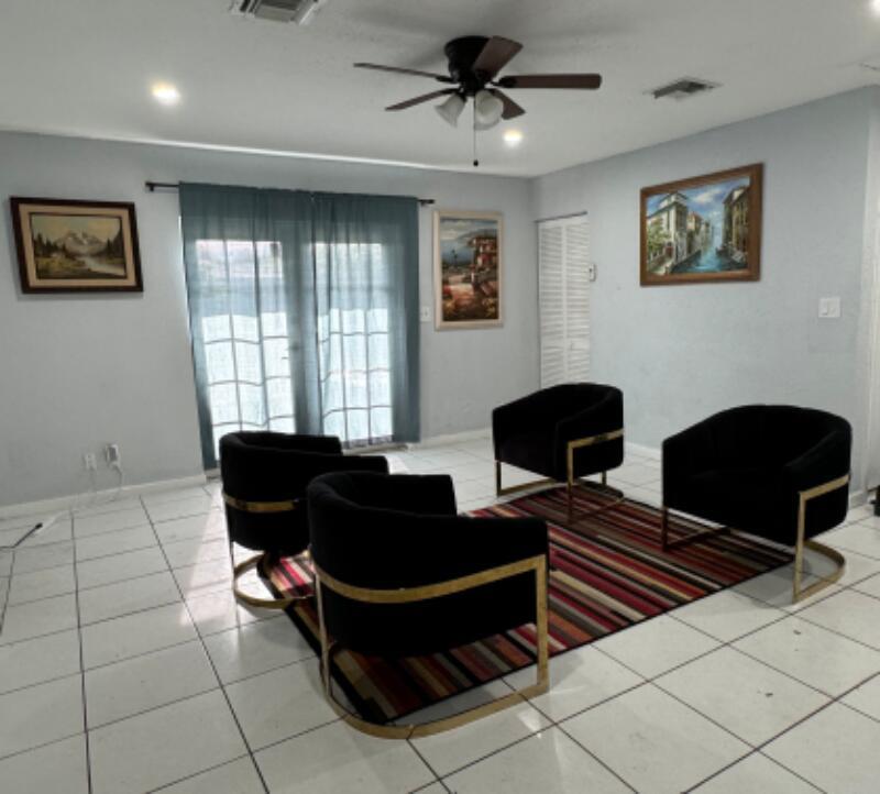 COLLEGE PARK - Residential Lease
