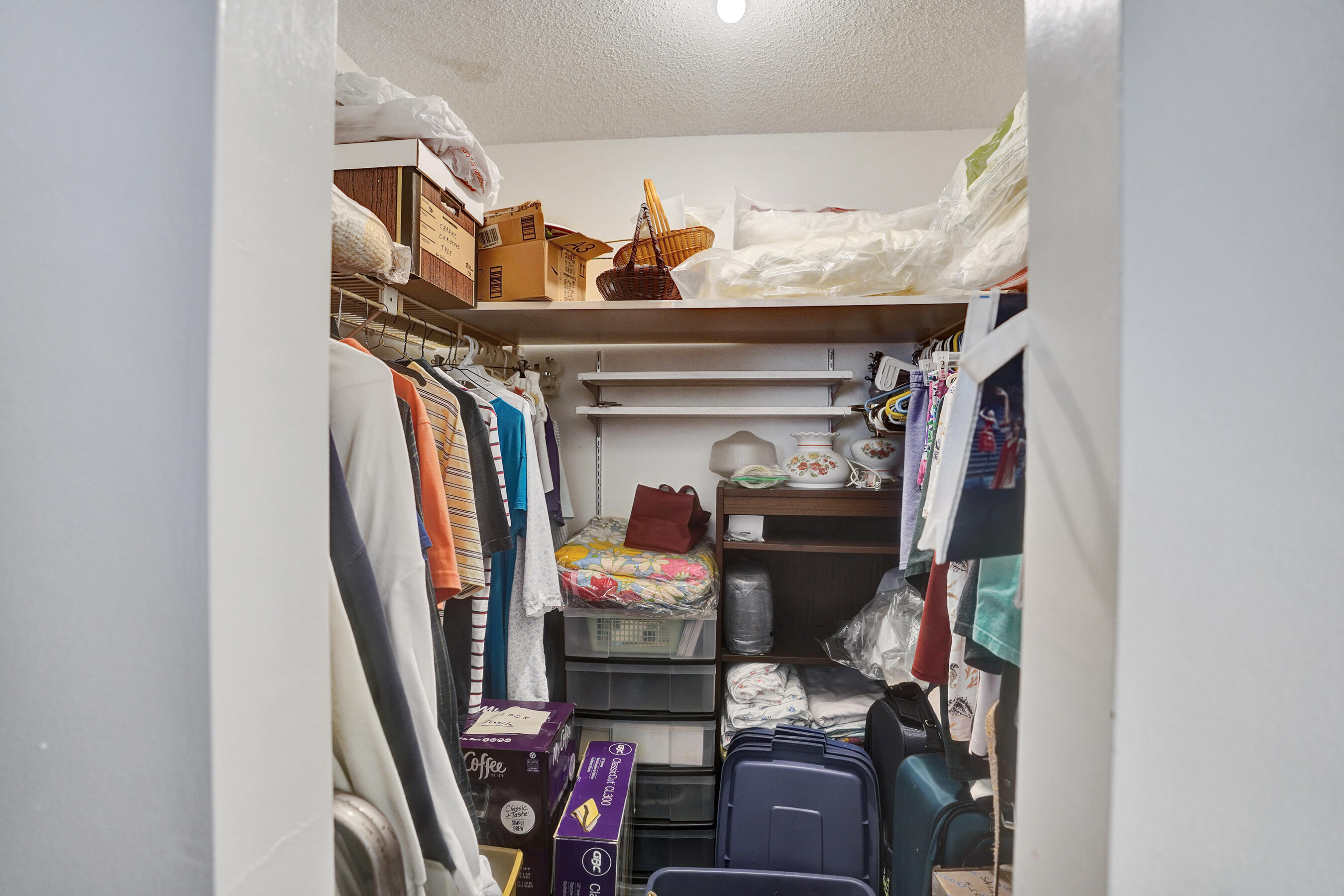 IMPERIAL VILLAS CONDO - Residential