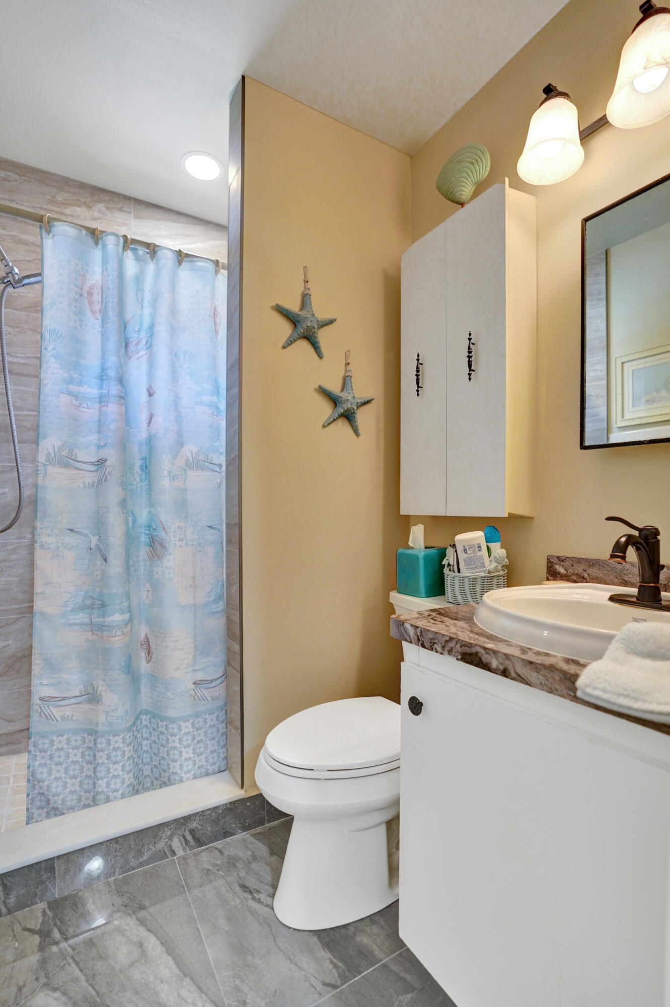 IMPERIAL VILLAS CONDO - Residential