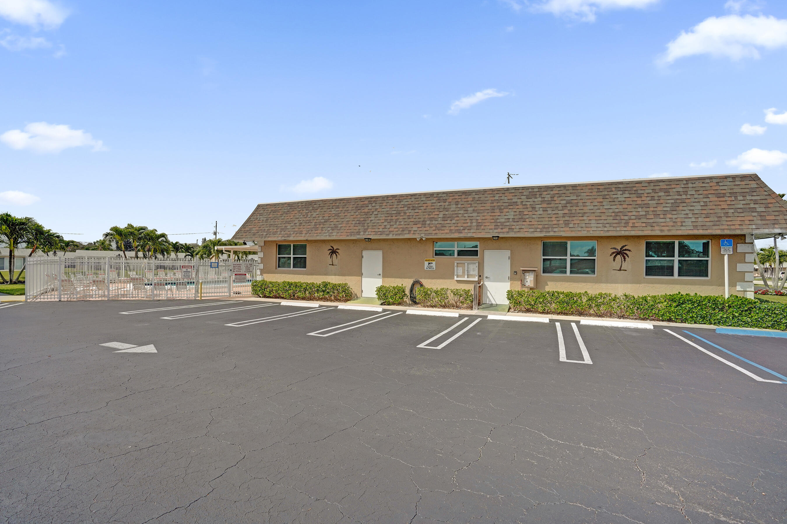 IMPERIAL VILLAS CONDO - Residential