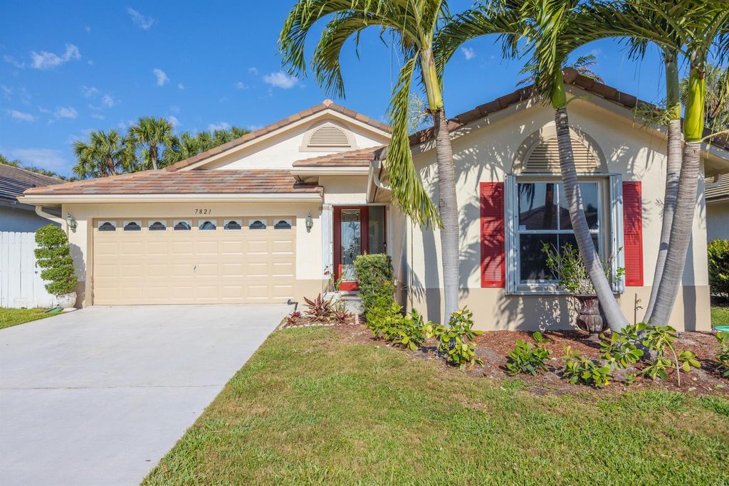 Photo of 7821 Manor Forest Lane, Boynton Beach, FL 33436 (MLS # R11038231)