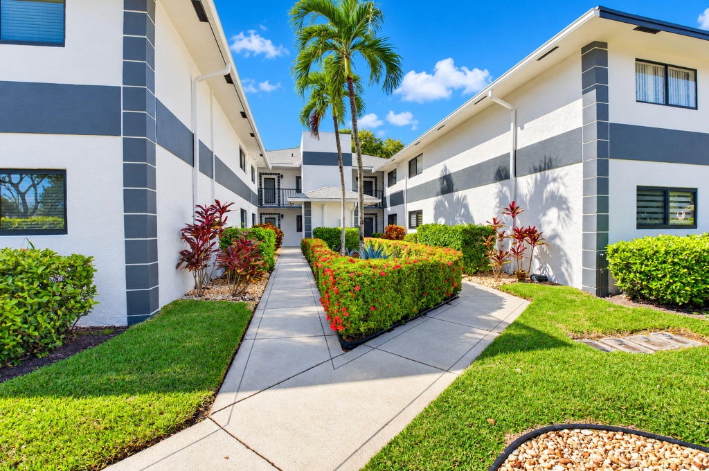 Photo of 15301 PEMBRIDGE Avenue #45, Delray Beach, FL 33484 (MLS # B26094533)
