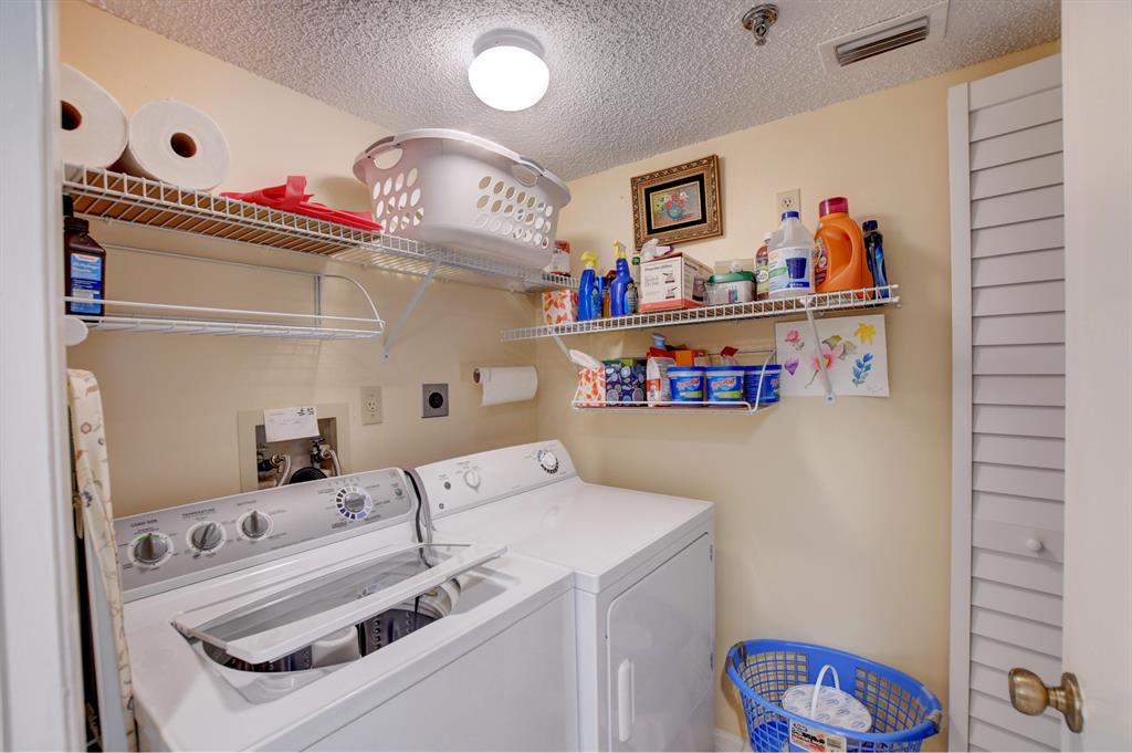 Huntington Lakes - Residential