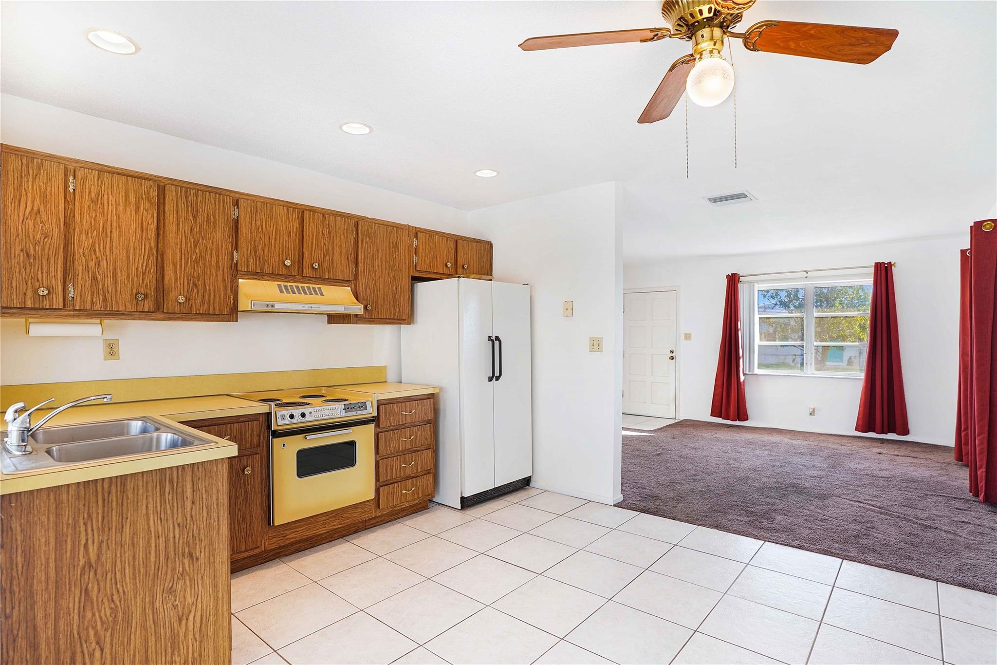 MAINLANDS OF TAMARAC LAKE - Residential