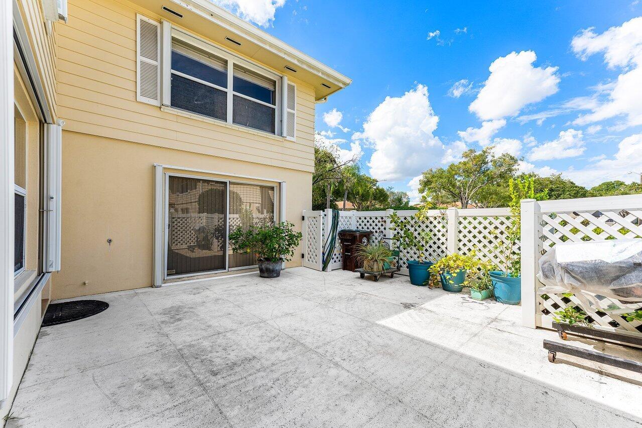 WELLESLEY AT LAKE CLARKE - Residential