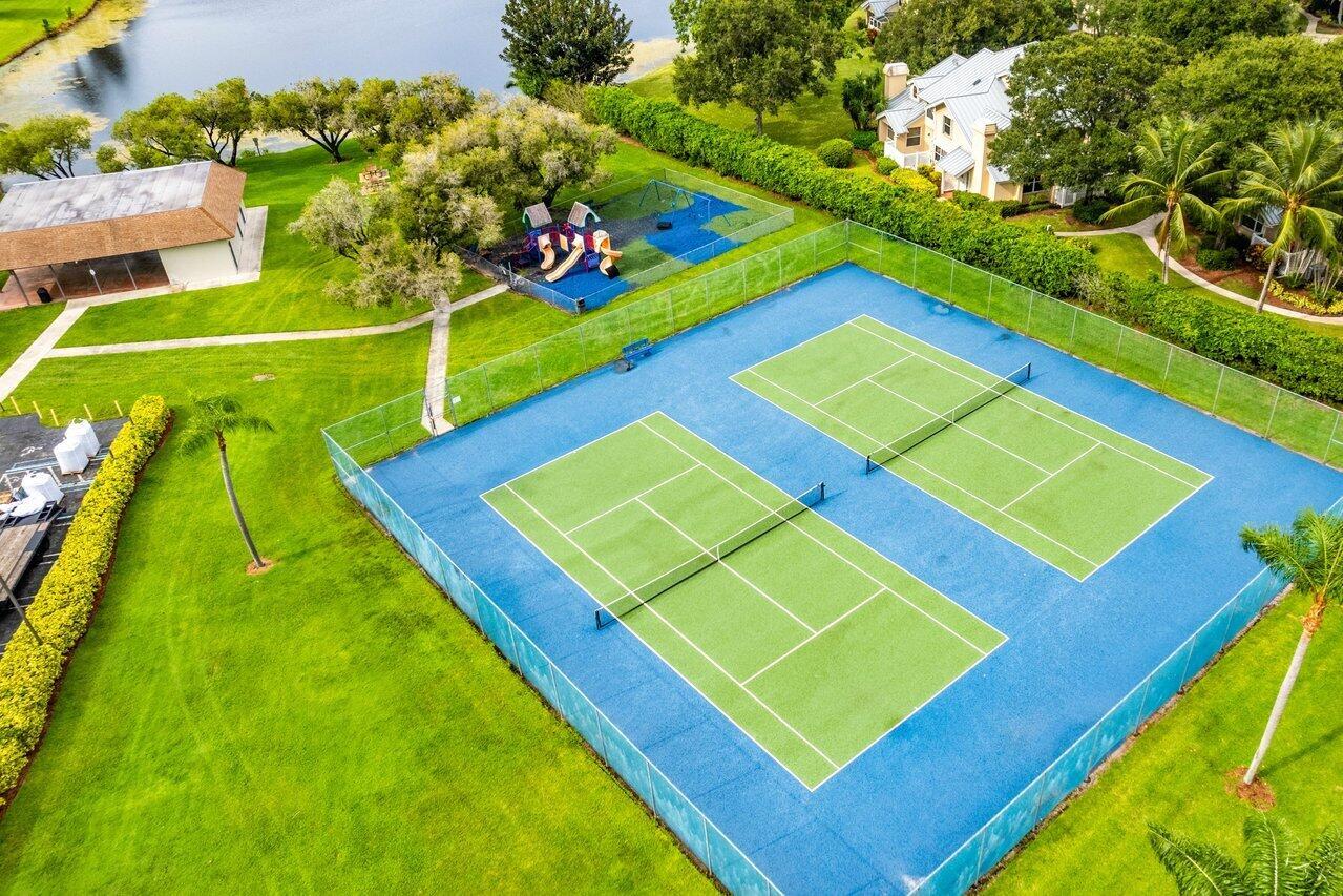 WELLESLEY AT LAKE CLARKE - Residential