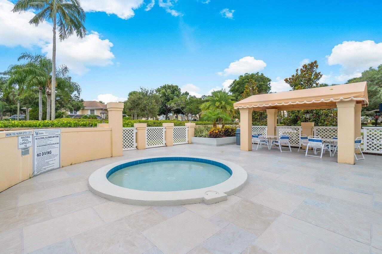 WELLESLEY AT LAKE CLARKE - Residential