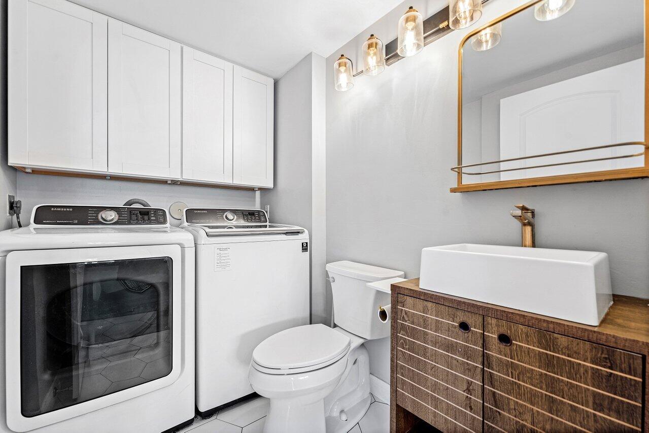 WELLESLEY AT LAKE CLARKE SHORES - Residential