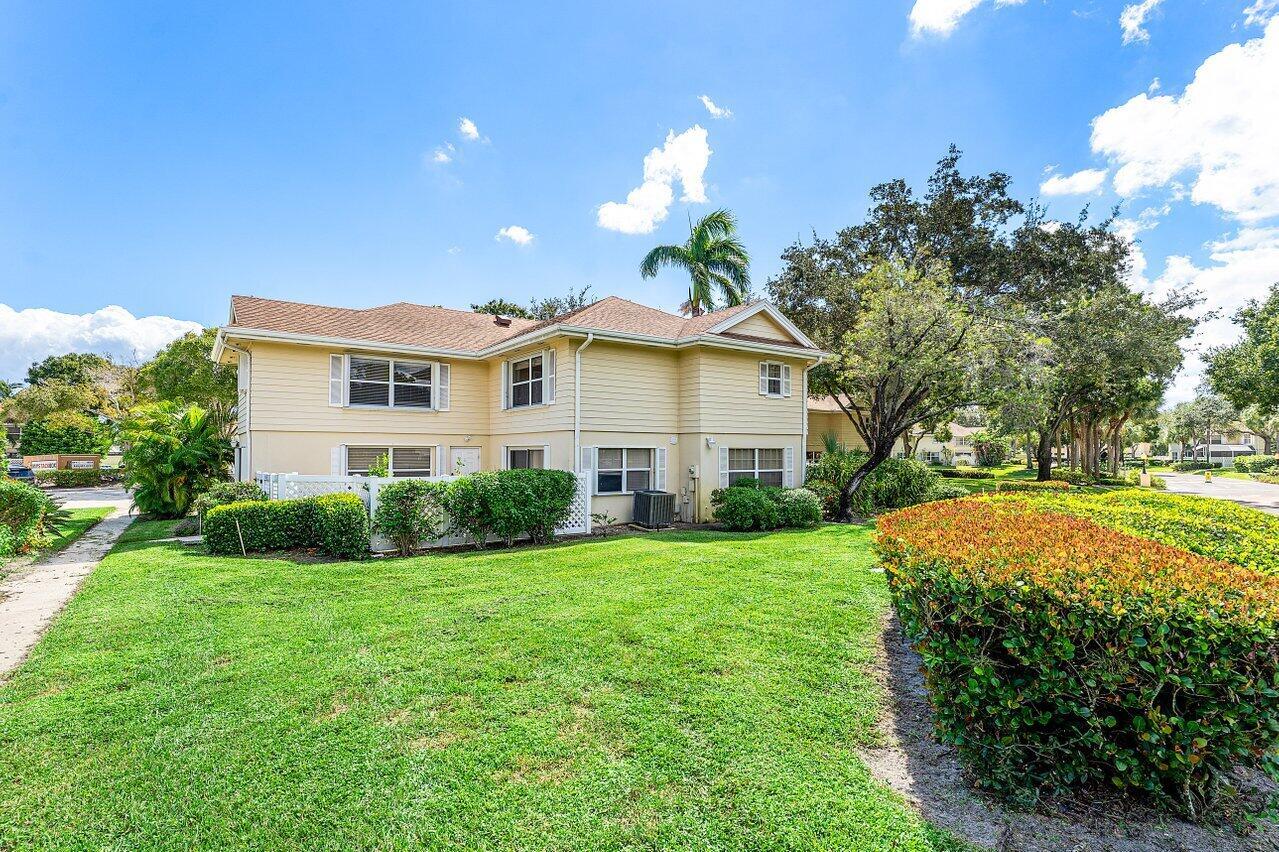 WELLESLEY AT LAKE CLARKE - Residential