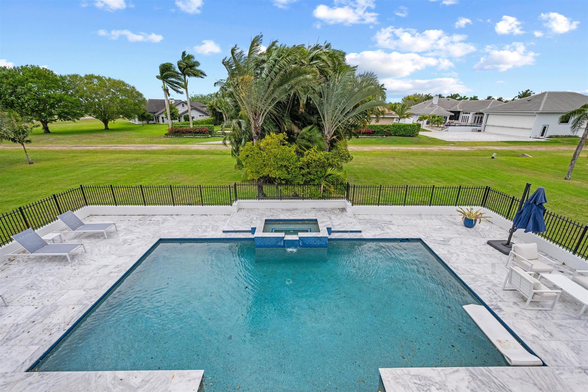 WELLINGTON AERO CLUB OF T - Residential