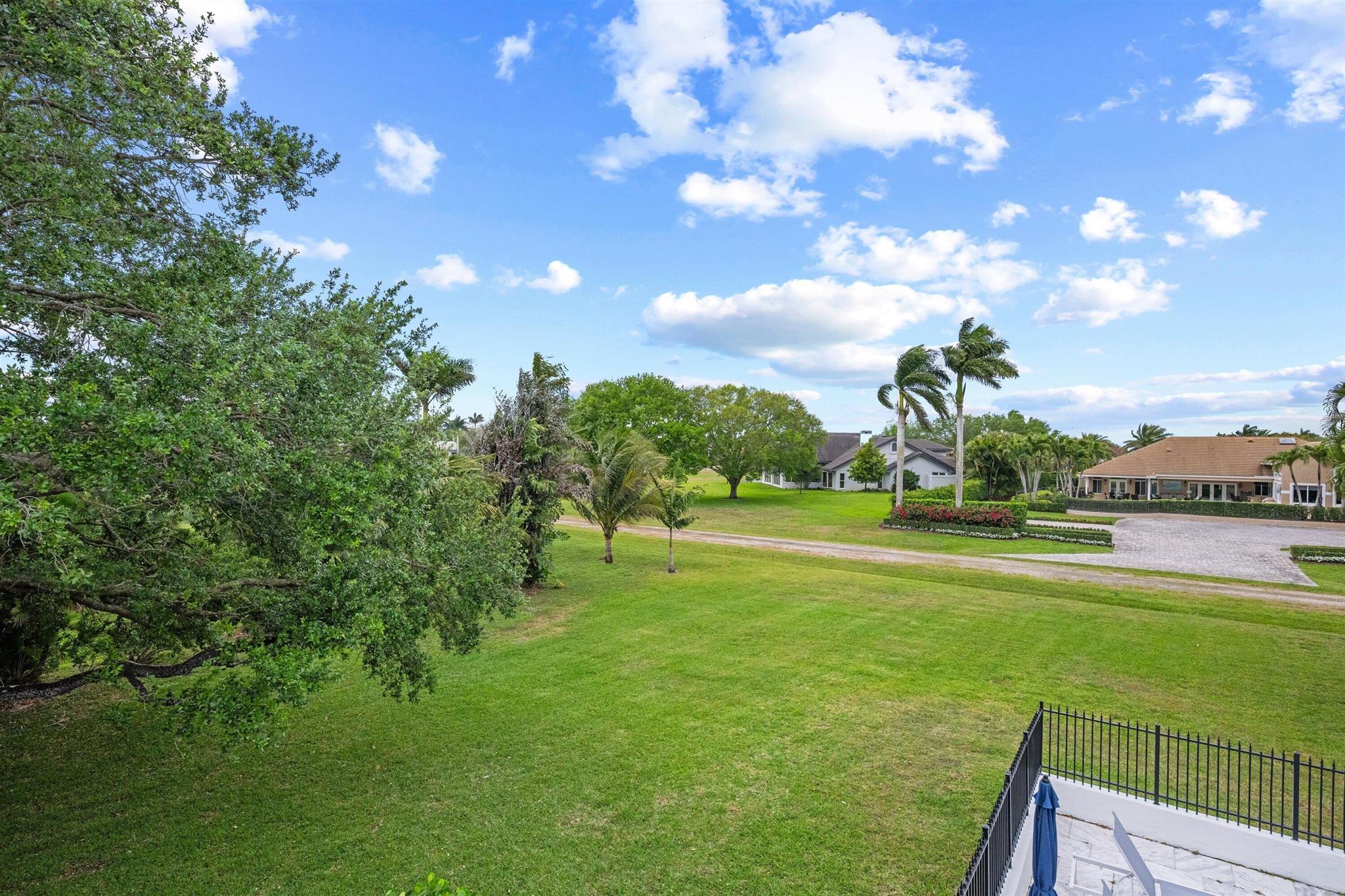 WELLINGTON AERO CLUB OF T - Residential