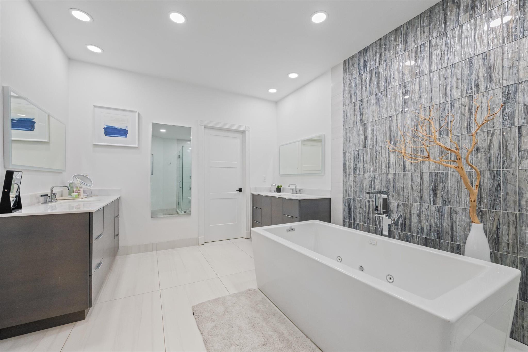 WELLINGTON AERO CLUB OF T - Residential