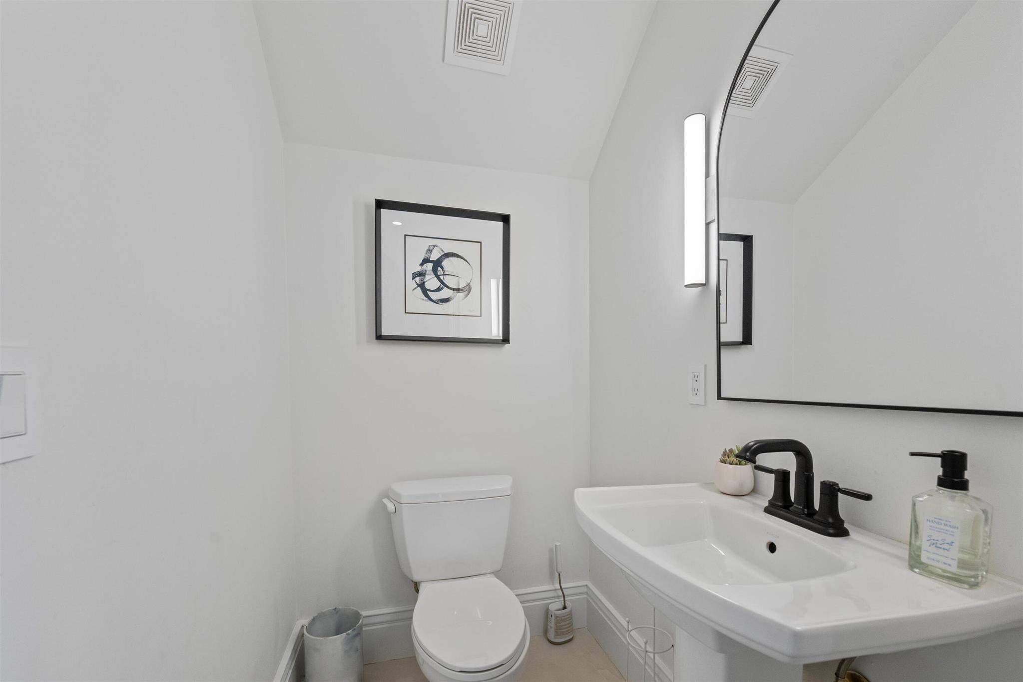 WELLINGTON AERO CLUB OF T - Residential