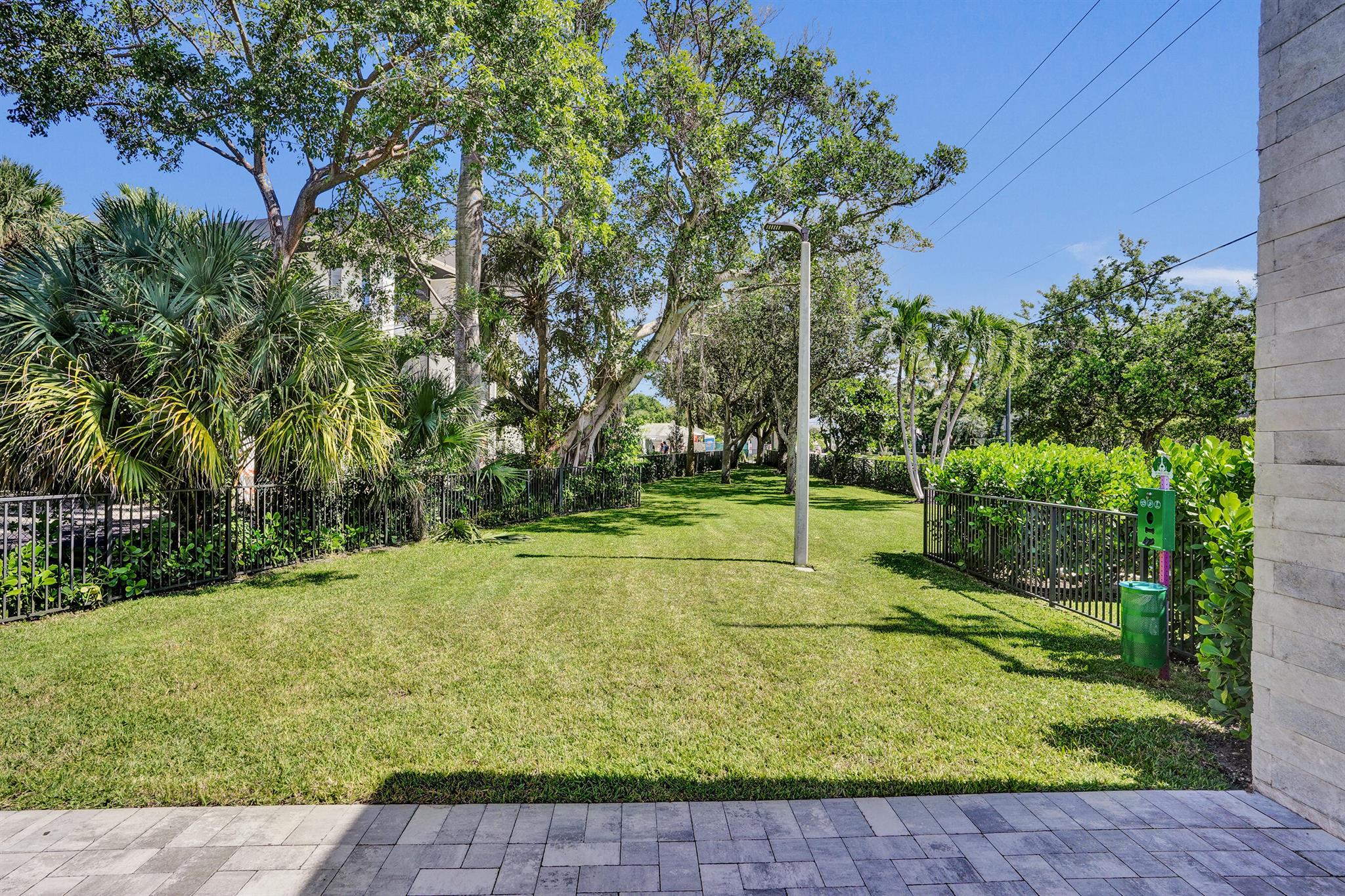 1177 MODERNE - Residential