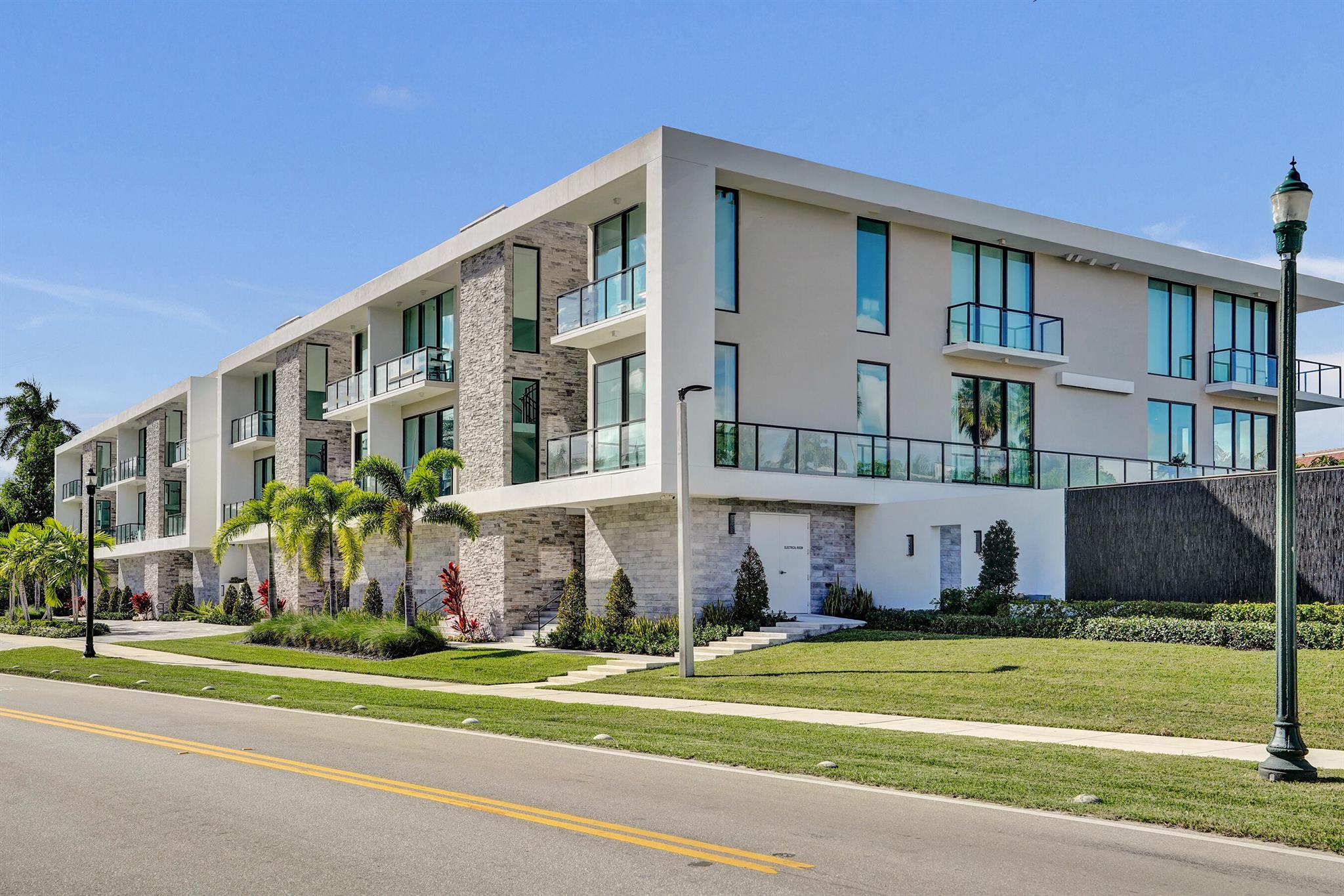 1177 MODERNE - Residential