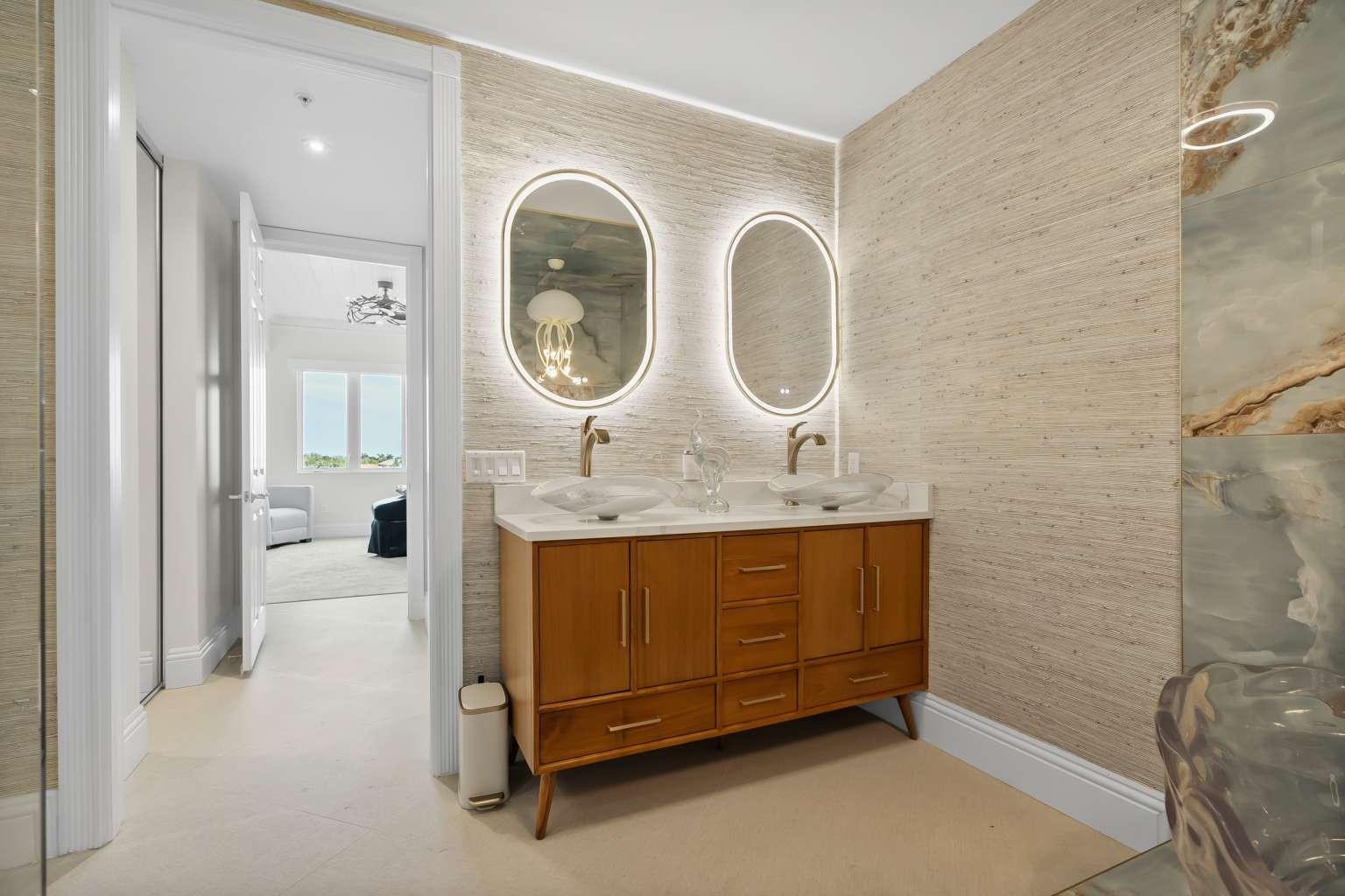 Harbour Isle East - Residential