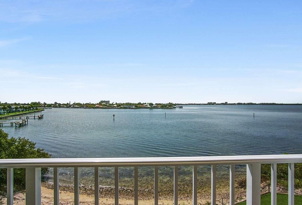 Photo of 3 Harbour Isle Drive #302, Fort Pierce, FL 34949 (MLS # F10536613)